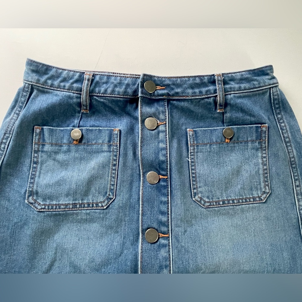 LOFT Ann Taylor Blue Jean Short Denim Skirt Raw Hem Pockets Size 8 New - Picture 3 of 16
